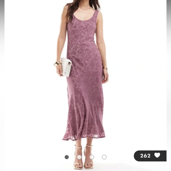Elegant Sleeveless Dress in Mauve - Picture 1 of 7